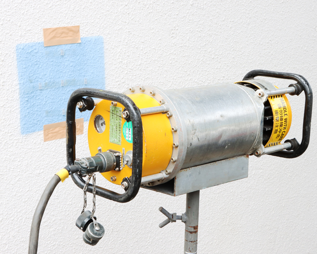 X線によるコンクリート壁内部調査